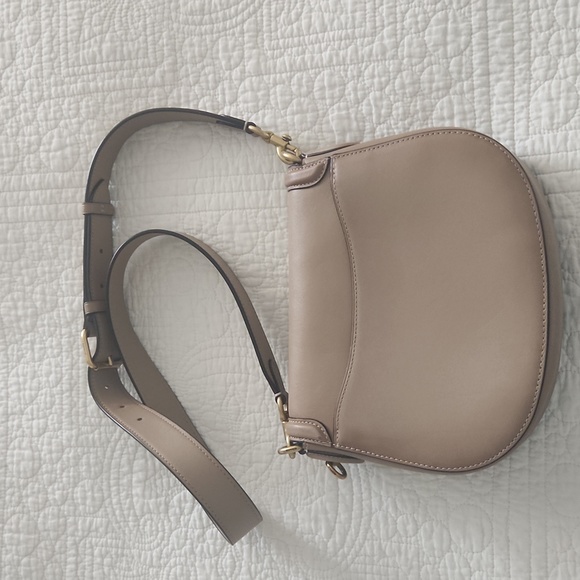 Coach, Jennifer Lopez  Beat Saddle bag - Picture 14 of 16